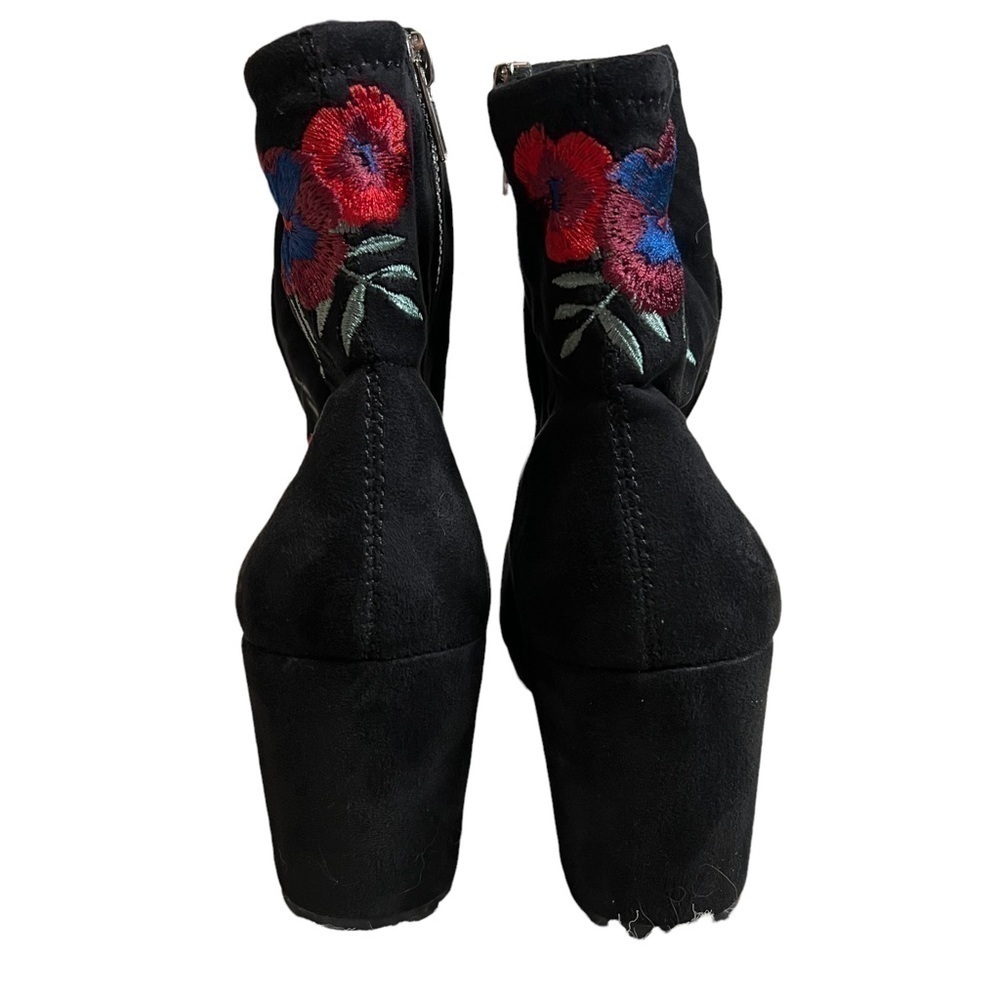 Rampage Itsie Black Faux Suede Floral Embroidered Chunky Block Heel Boots Sz 7.5 - Picture 4 of 9